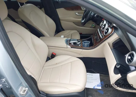 2016 Mercedes-Benz C 300 4Matic/Luxury 4Matic/Sport 4Matic z USA, uszkodzony, nr VIN 55SWF4KB3GU114292